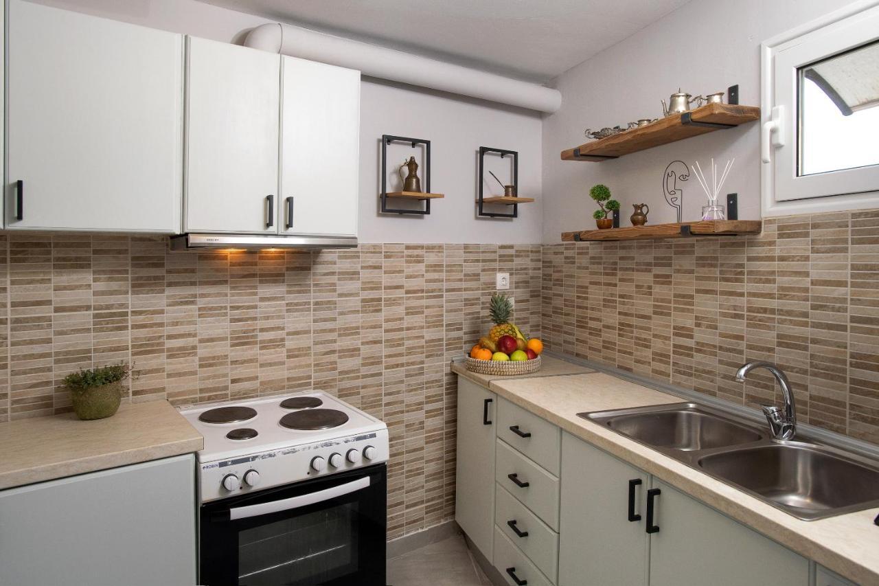Silvia'S Apartments コルフ島 エクステリア 写真