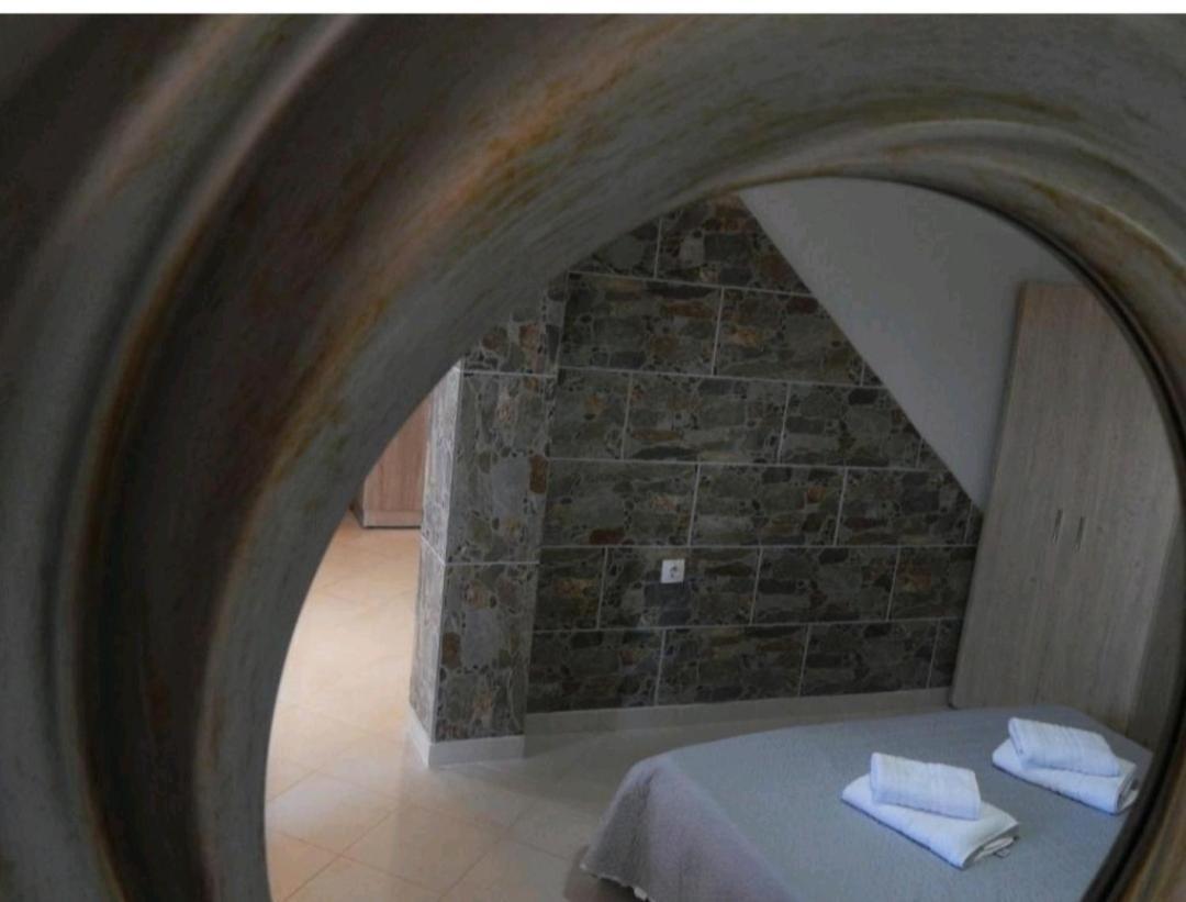 Silvia'S Apartments コルフ島 エクステリア 写真