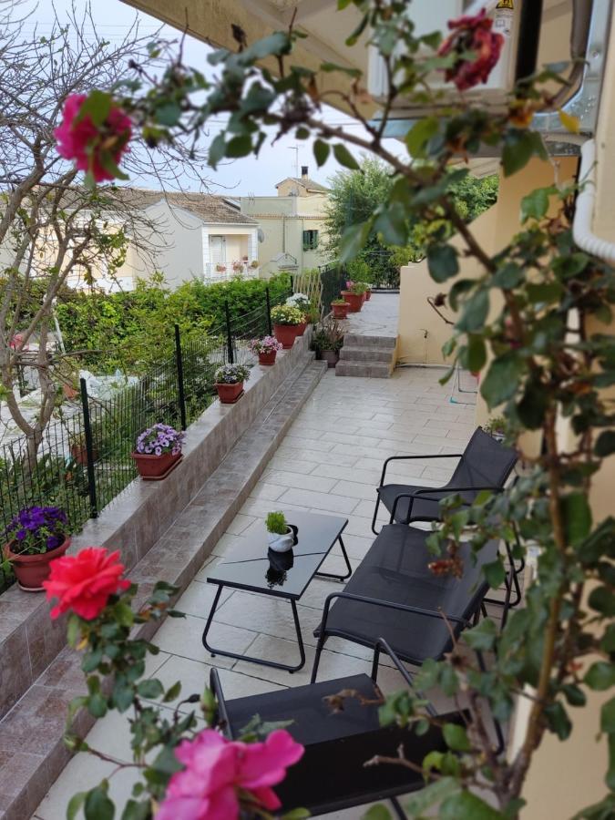 Silvia'S Apartments コルフ島 エクステリア 写真